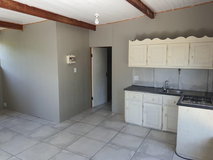 To Let 1 Bedroom Property for Rent in Theescombe Eastern Cape